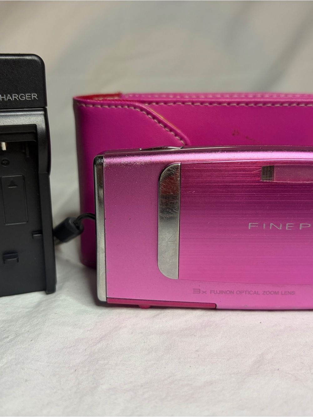 Fujifilm FinePix Z10fd Pink Digital Camera + Charger & Case – Y2K
